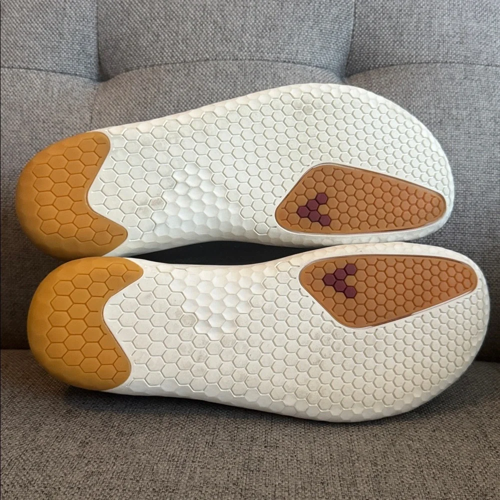 Vivo Barefoot Black Leather Shoes - Picture 9 of 15